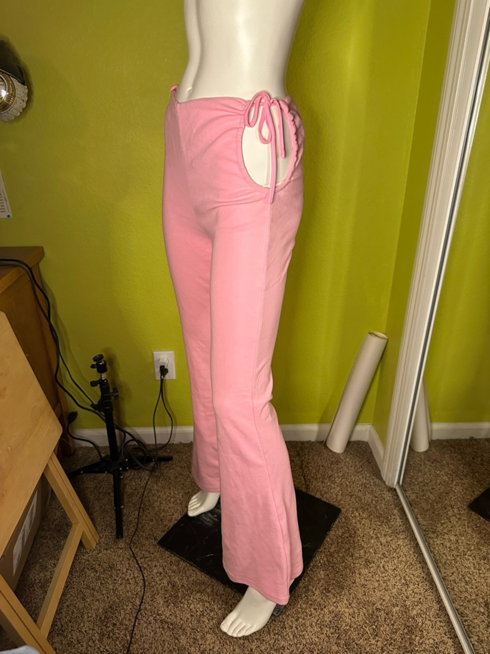 NWT Tiger Mist Pink Zavier Pant with Hip Detailing